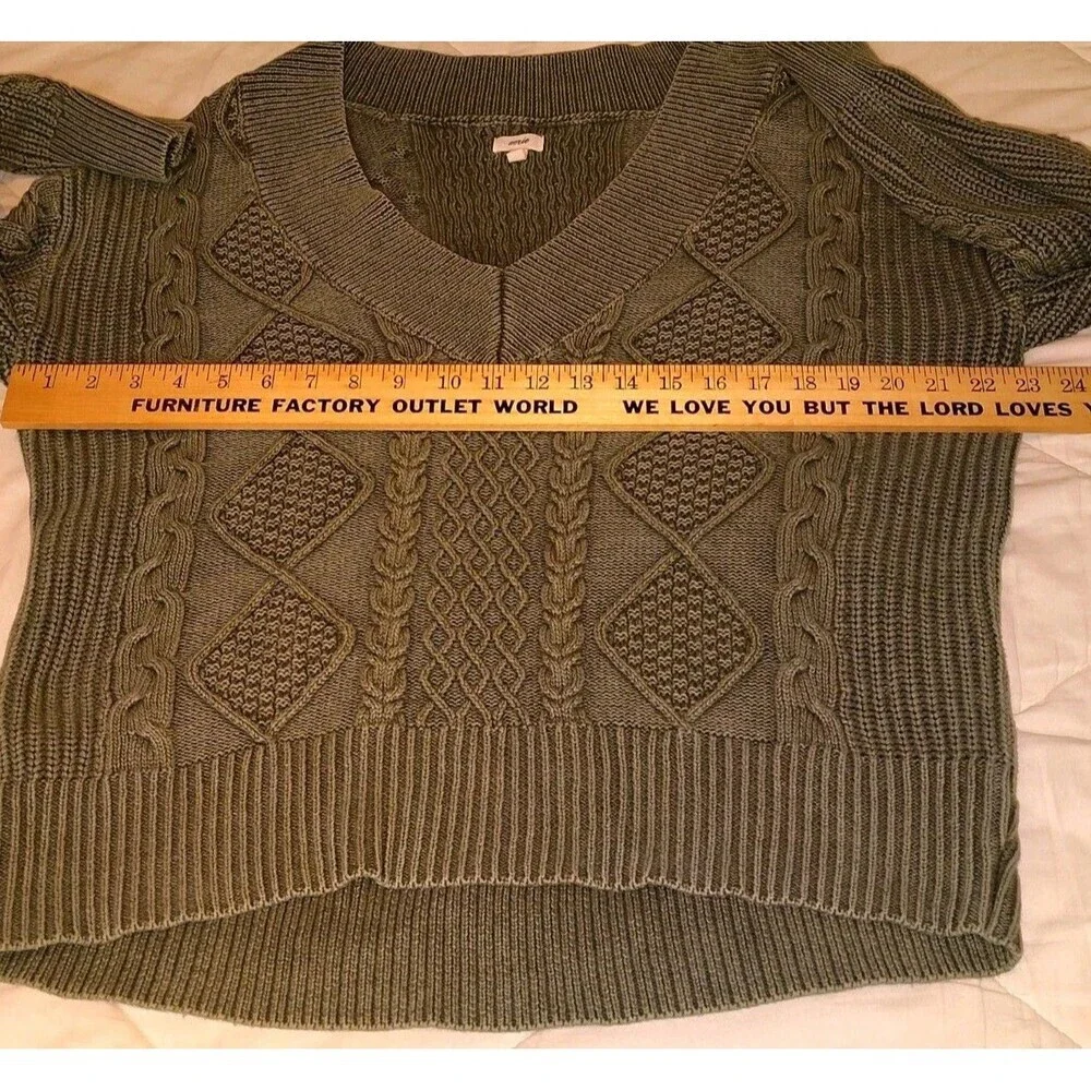 Aerie Women's Green Cable Knit V-Neck Slouchy Long Sleeve Sweater Size Small